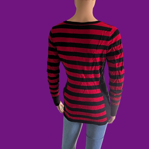 Guess Red black knit top - Picture 3 of 5